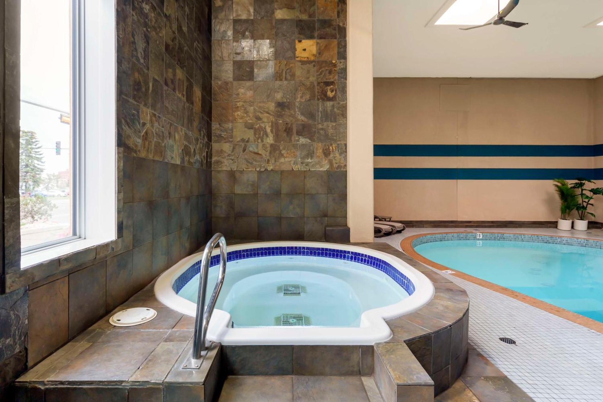 Best Western Plus City Centre Inn Едмънтън Екстериор снимка