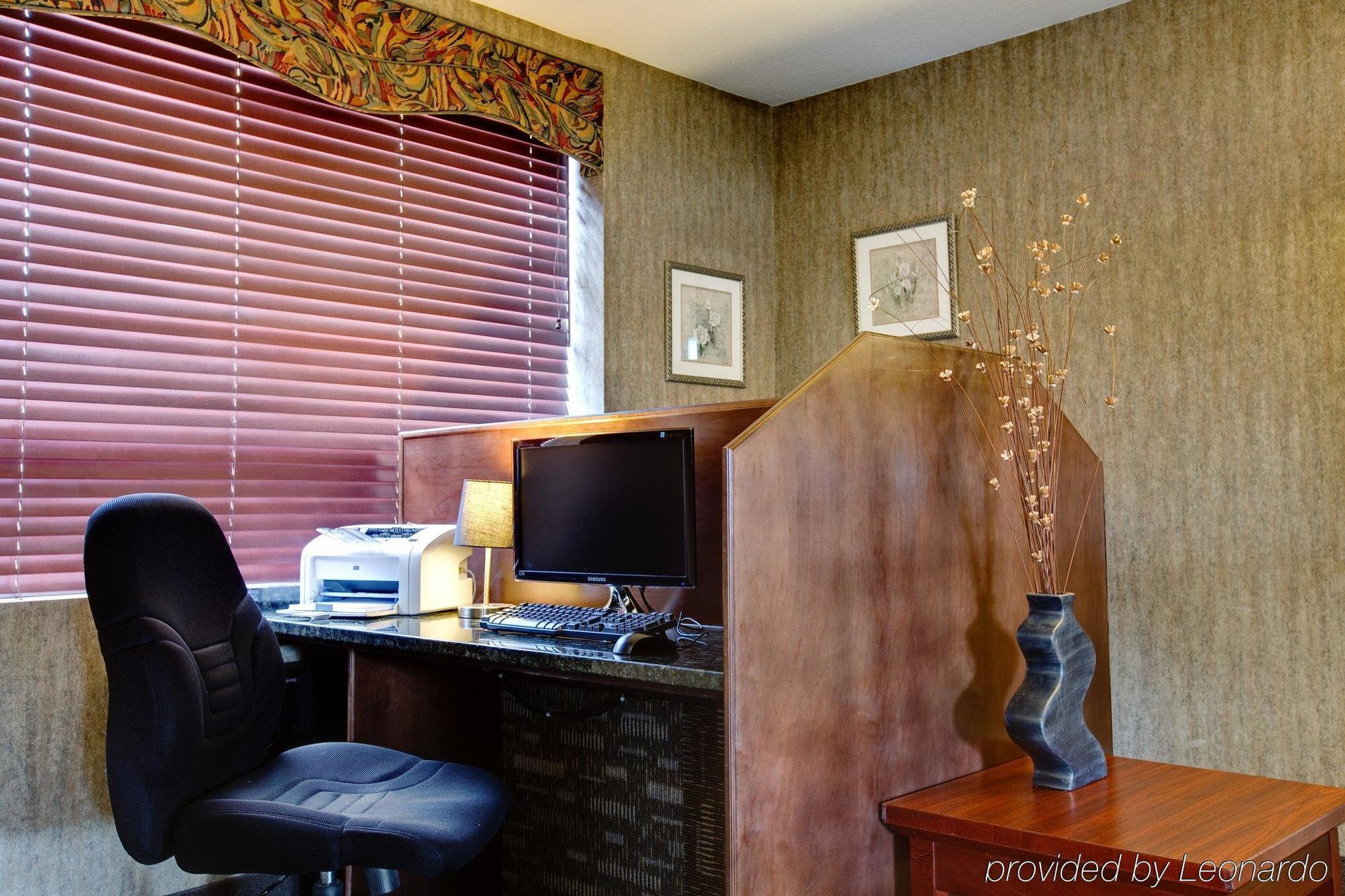Best Western Plus City Centre Inn Едмънтън Съоръжения снимка