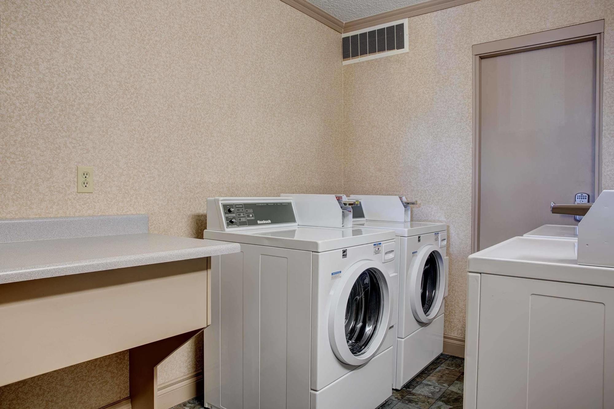 Best Western Plus City Centre Inn Едмънтън Екстериор снимка
